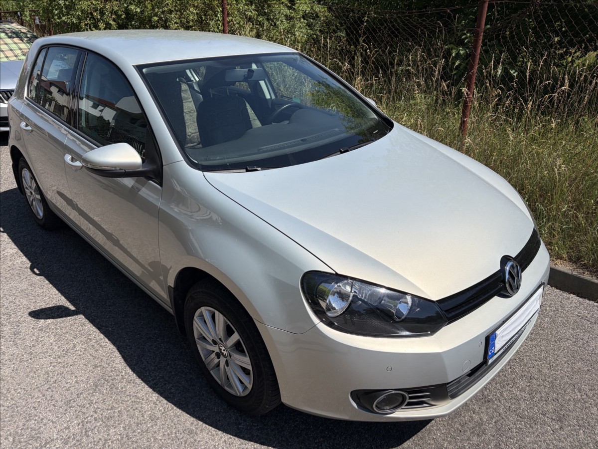 Volkswagen Golf 1,2 Golf 1.2 TSI, 1.maj, CZ,serviska, nehav