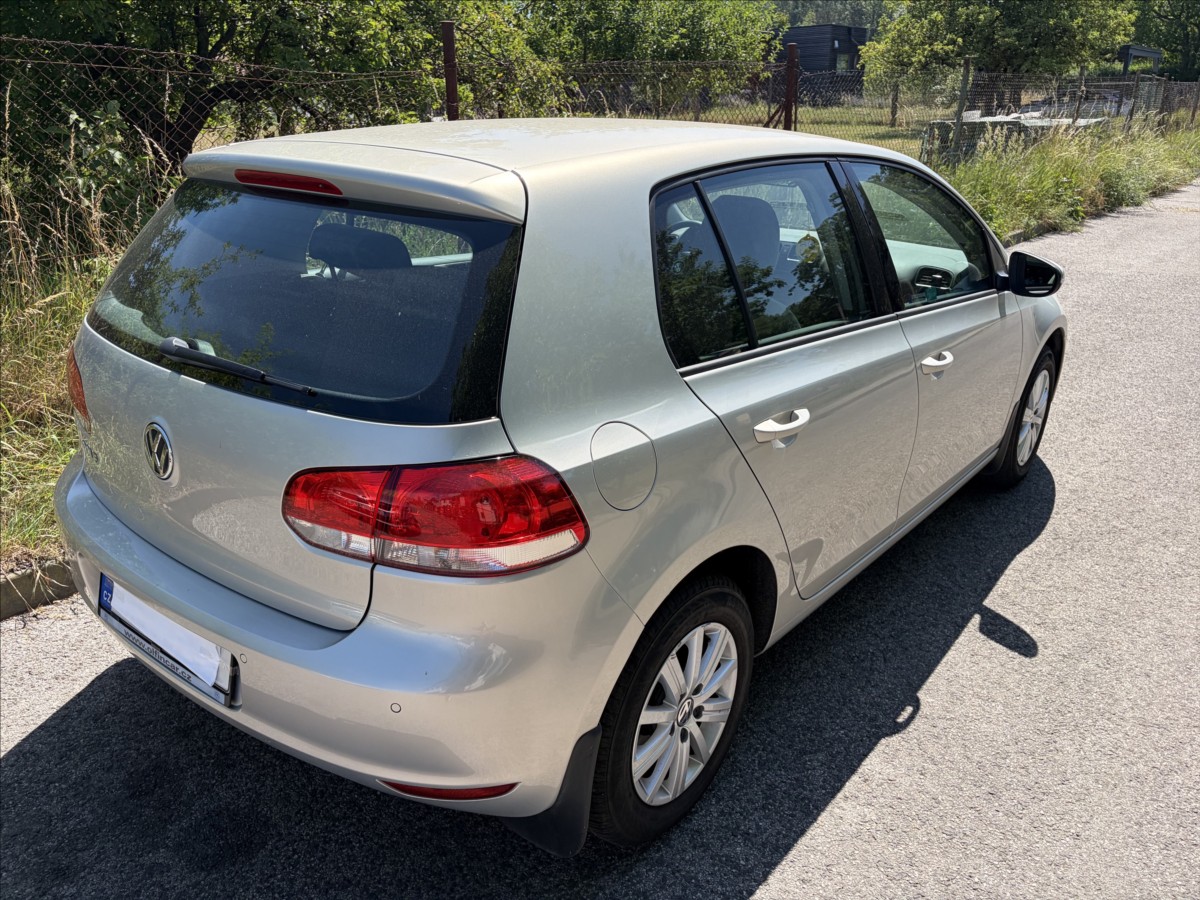 volkswagen-golf-1-2-golf-1-2-tsi-1-maj-cz-serviska-nehav - 4