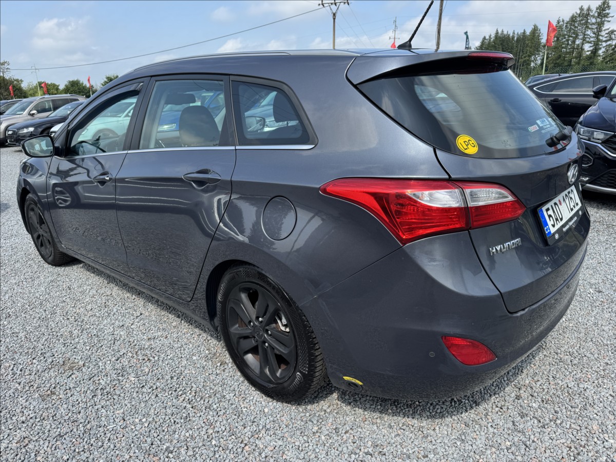 hyundai-i30-1-6-i-88kw-lpg-2035-vyhrev - 4