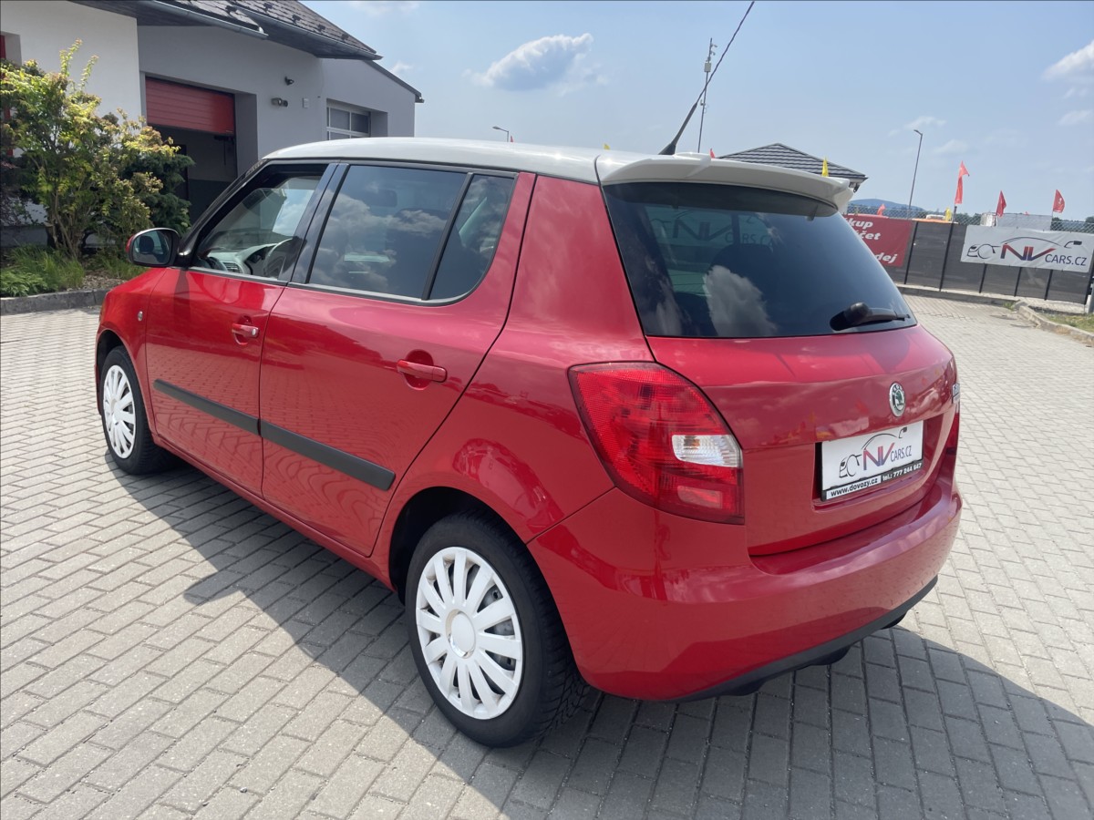 skoda-fabia-1-6-i-77kw-sportline-klimatronic-esp-tempomat - 2