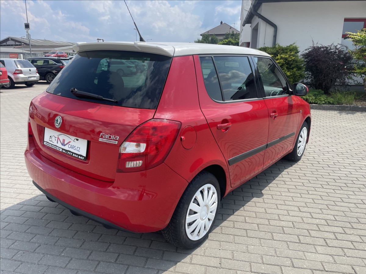 skoda-fabia-1-6-i-77kw-sportline-klimatronic-esp-tempomat - 3