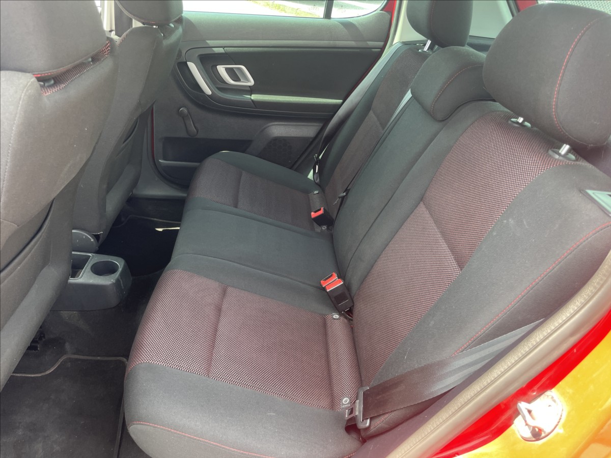 skoda-fabia-1-6-i-77kw-sportline-klimatronic-esp-tempomat - 7