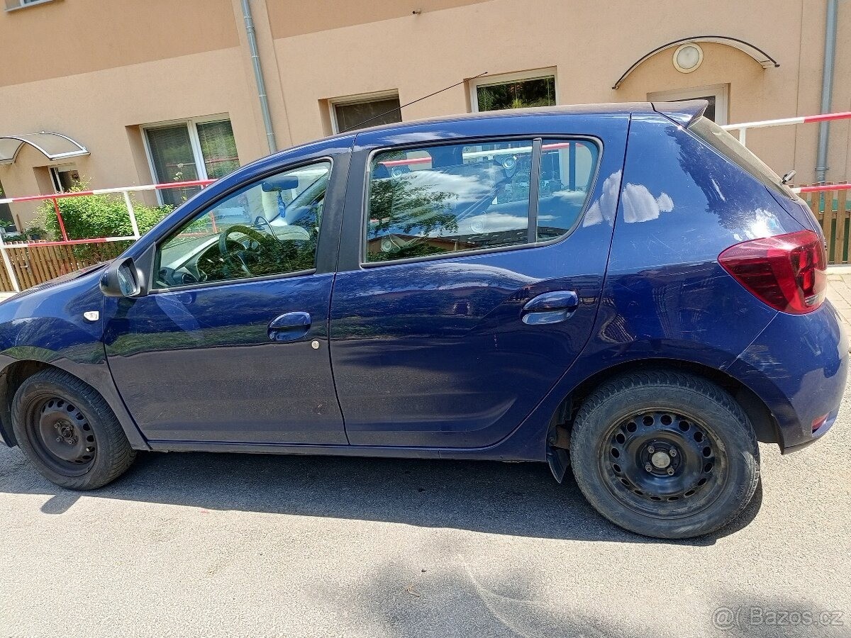 dacia-sandero-2017 - 1