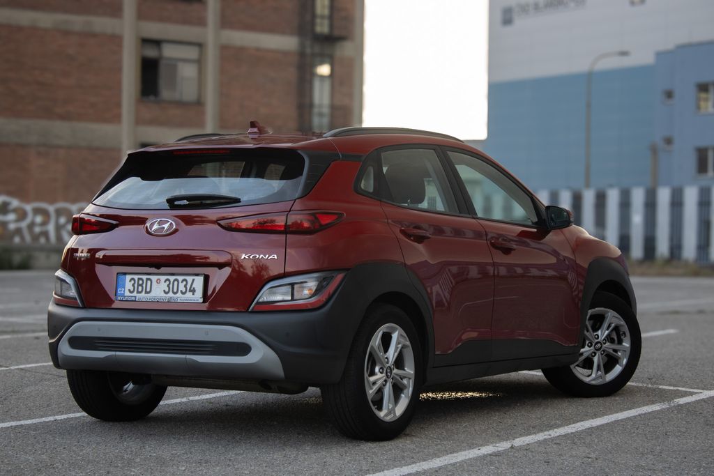 hyundai-kona-145-kw-zaruka-do-1-8-2028-tazne-automat - 4
