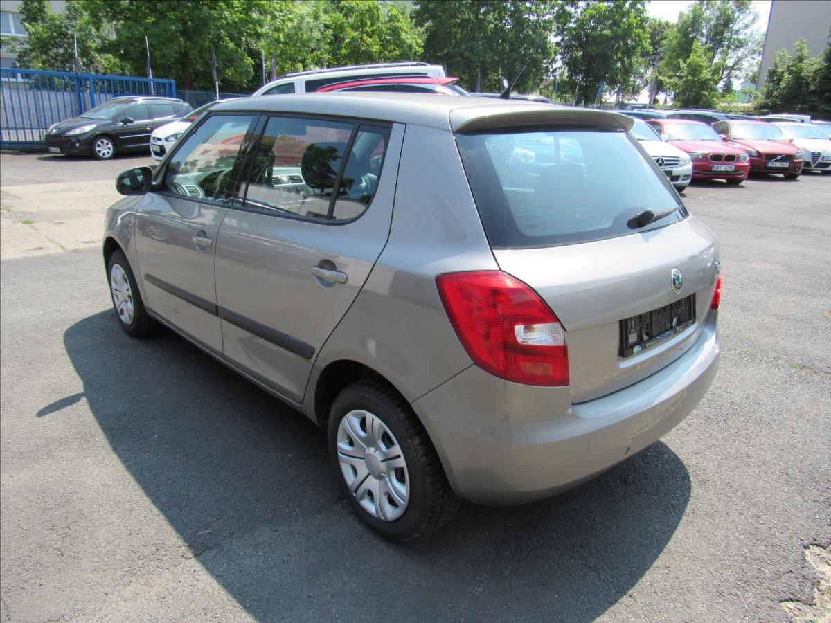 skoda-fabia-1-2-htp-44kw-ambiente - 3