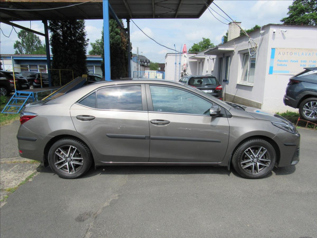 toyota-corolla-1-6-vvt-i-97kw-sedan - 7