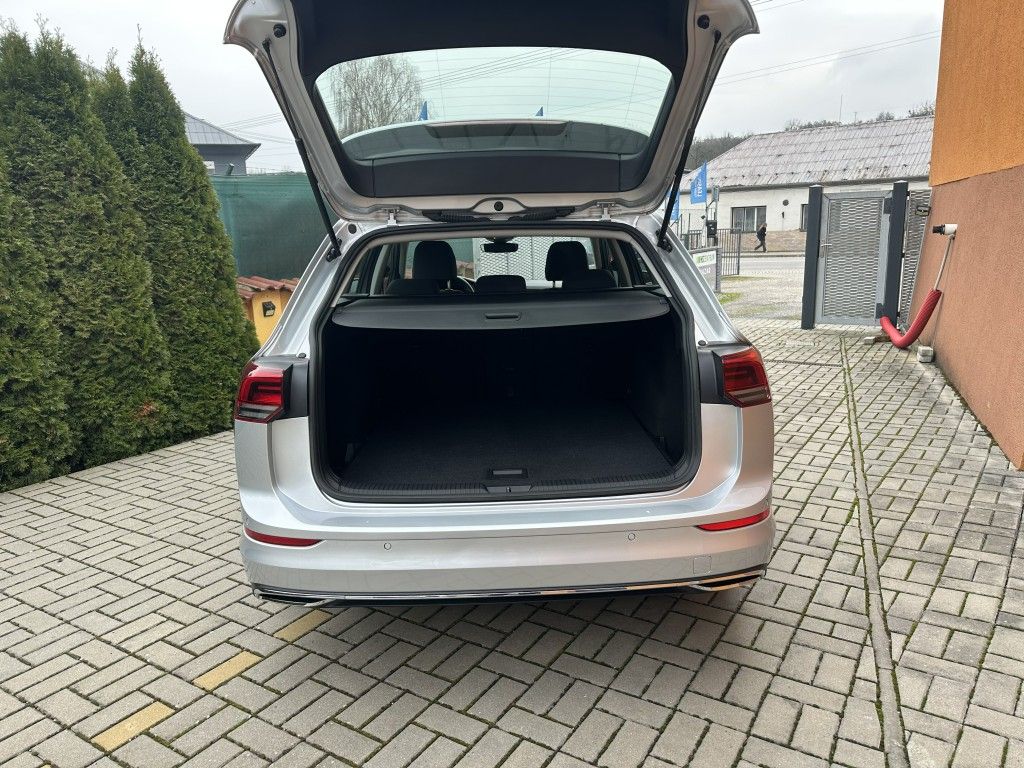 volkswagen-golf-1-5-tsi-110kw - 4
