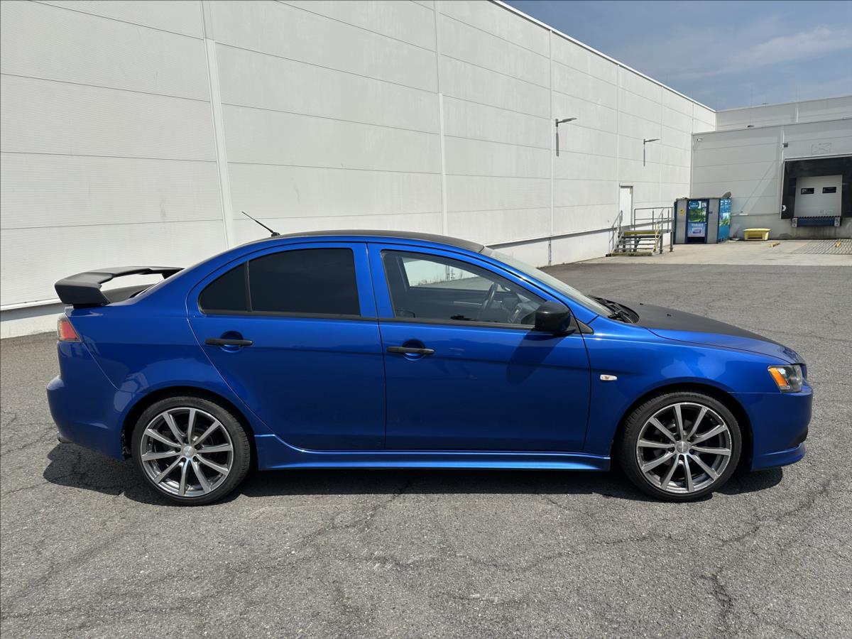mitsubishi-lancer-1-6-1-majitel-top-stav - 1