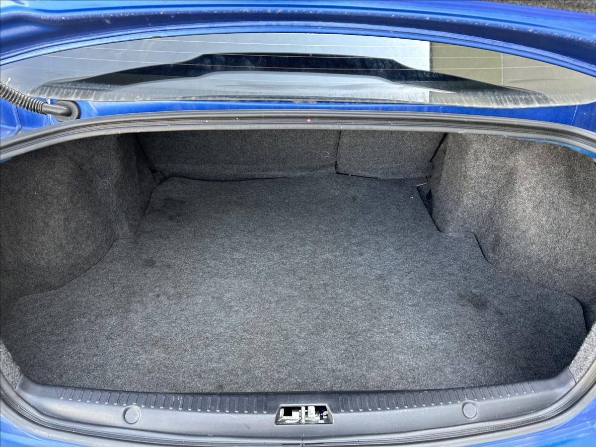 mitsubishi-lancer-1-6-1-majitel-top-stav - 4