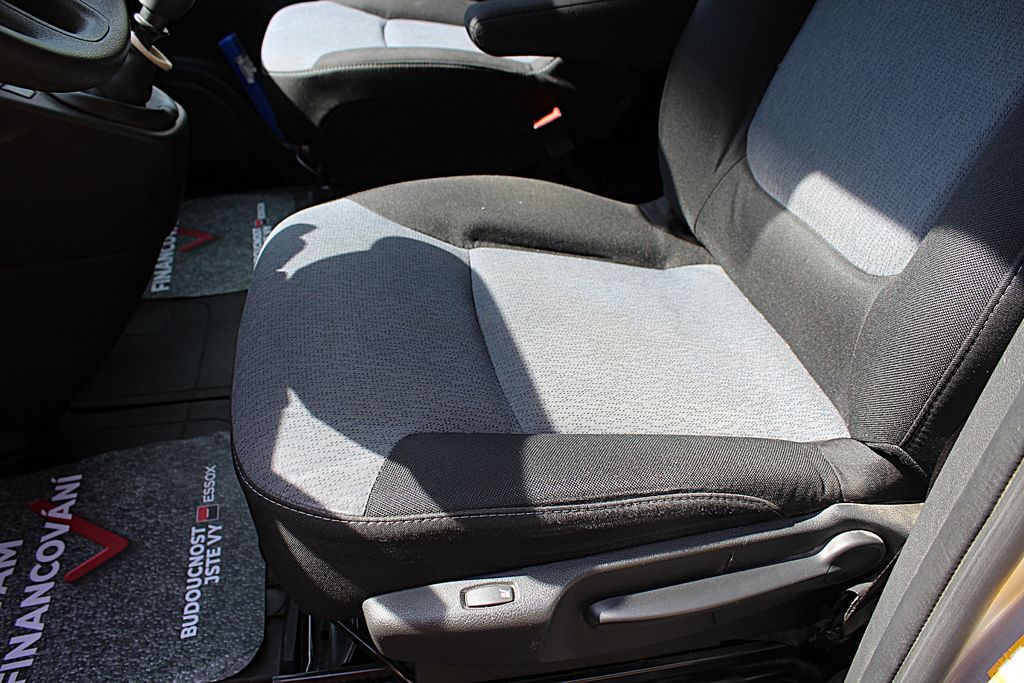 opel-vivaro-1-6-bicdti-103-kw-5-mist - 8