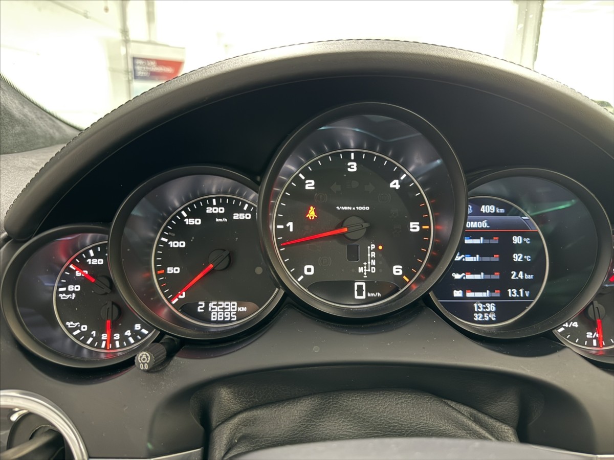 porsche-cayenne-3-0-d-vzduch-pano-bose-360 - 9