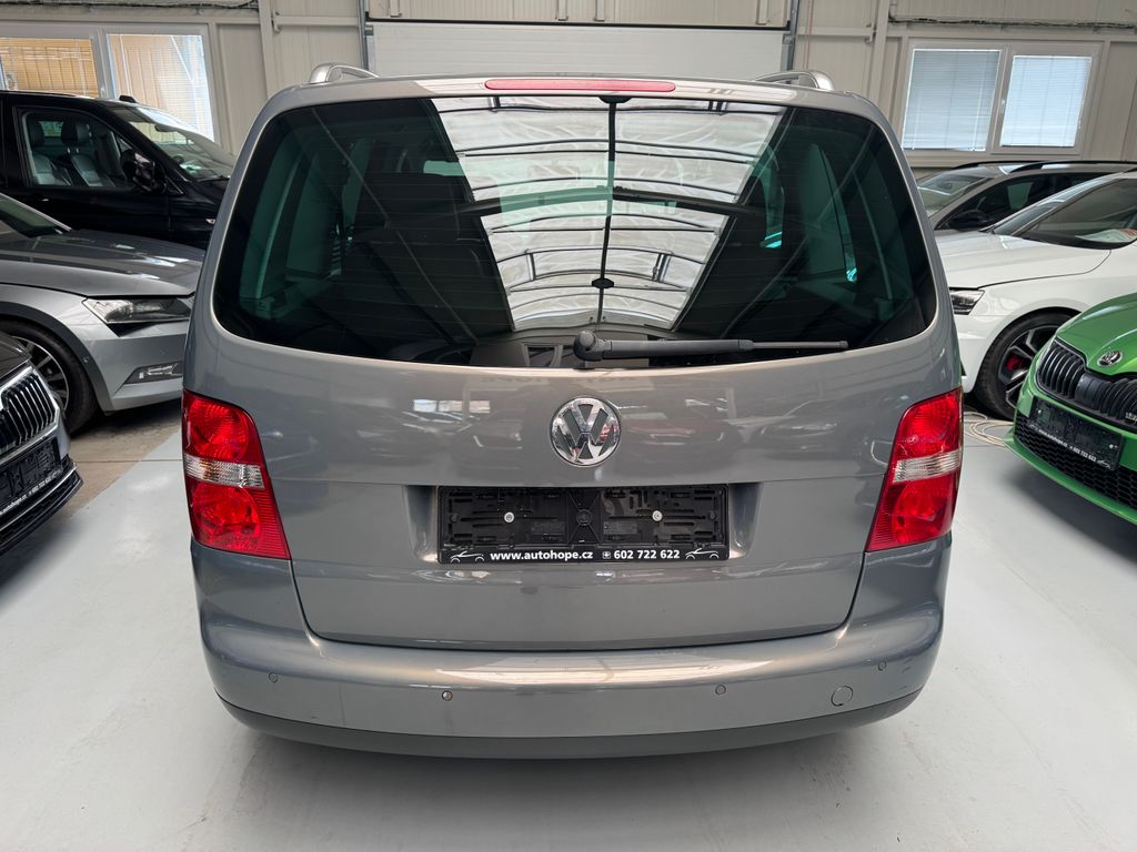volkswagen-touran-2-0-tdi-dsg-highline - 4