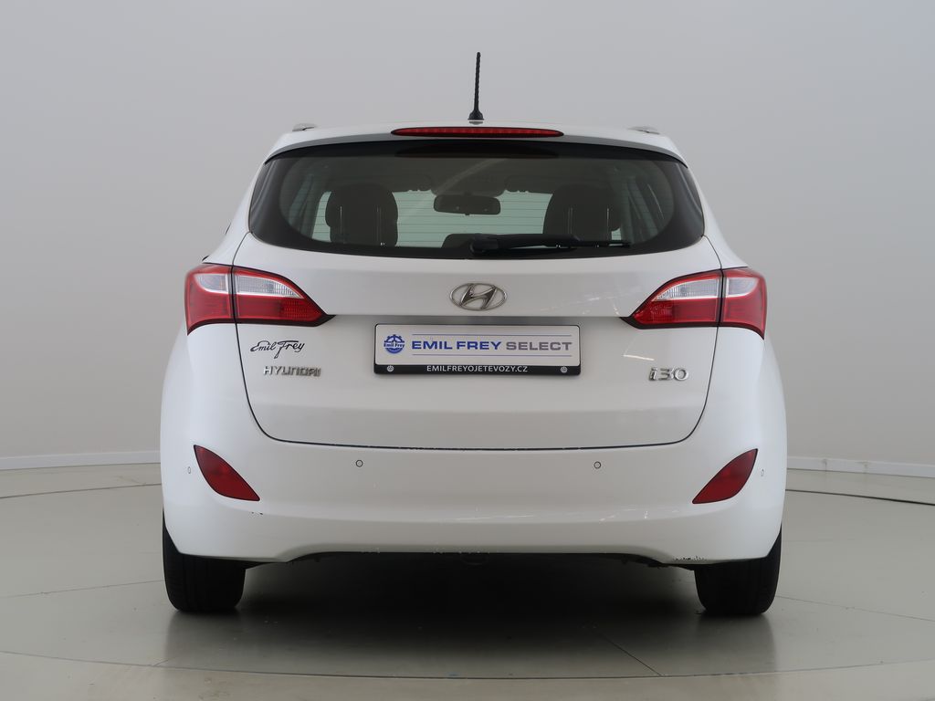 hyundai-i30-1-6i-88kw-klima-manual-cz-1maj - 5