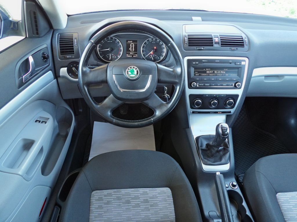 skoda-octavia-1-6tdi-ambition-serviska - 6