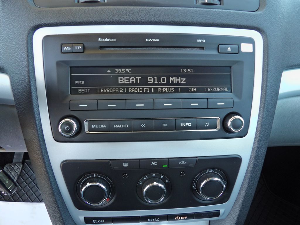 skoda-octavia-1-6tdi-ambition-serviska - 7