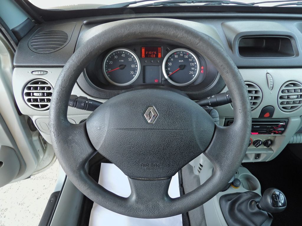 renault-kangoo-1-2i-16v-55kw-klimatizace - 9