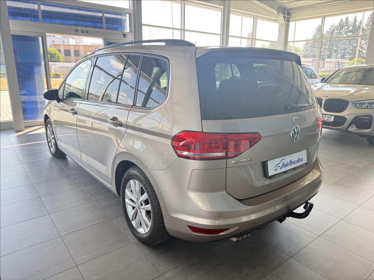 volkswagen-touran-2-0-tdi-110kw-1-maj-7mist-tazne - 3