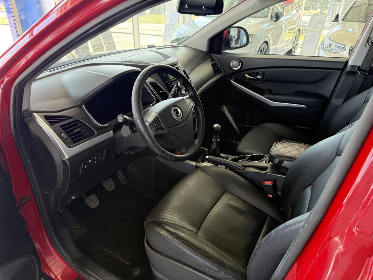 ssangyong-korando-2-0-110-kw-serviska-4x4 - 6