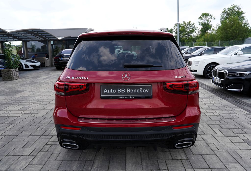 mercedes-benz-glb-200d-4matic-amg-at-150-ps-led - 4