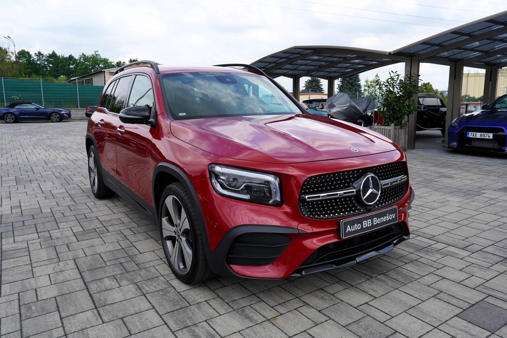 mercedes-benz-glb-200d-4matic-amg-at-150-ps-led - 7