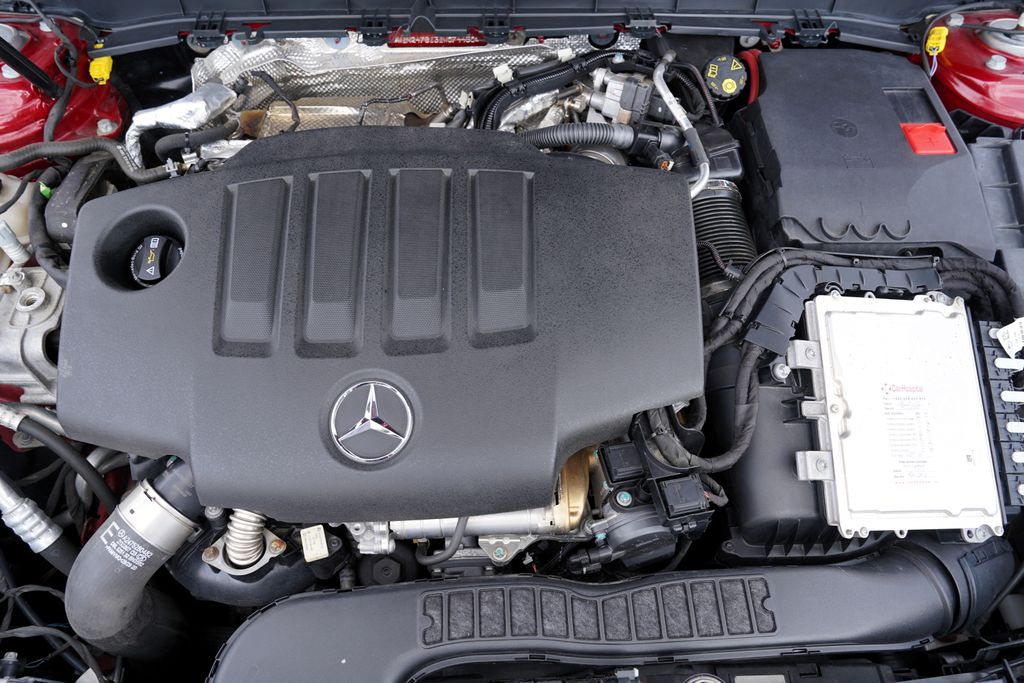 mercedes-benz-glb-200d-4matic-amg-at-150-ps-led - 9