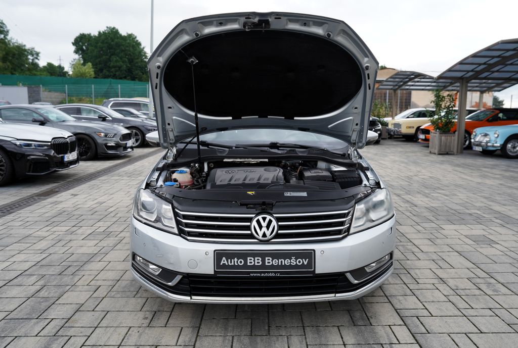 volkswagen-passat-2-0-tdi-dsg-140ps-navigace - 8