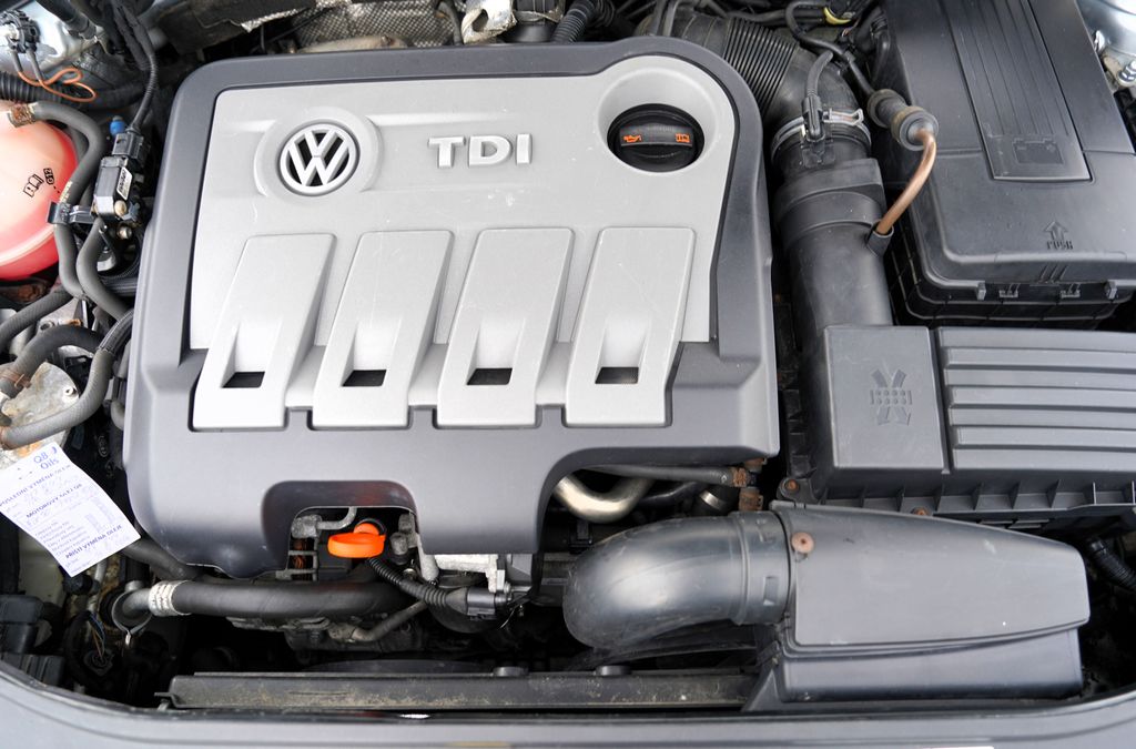 volkswagen-passat-2-0-tdi-dsg-140ps-navigace - 9