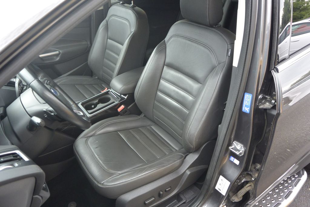 ford-kuga-2-0tdci-4x4-at-titanium-132kw - 9