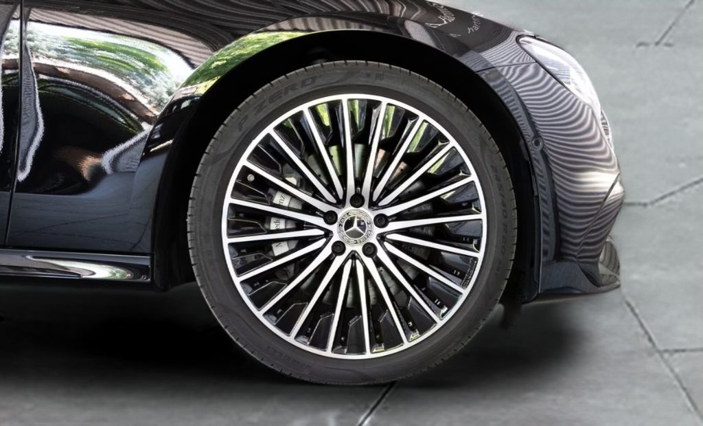 mercedes-benz-tridy-e-d-amg-premium-airmatic - 5