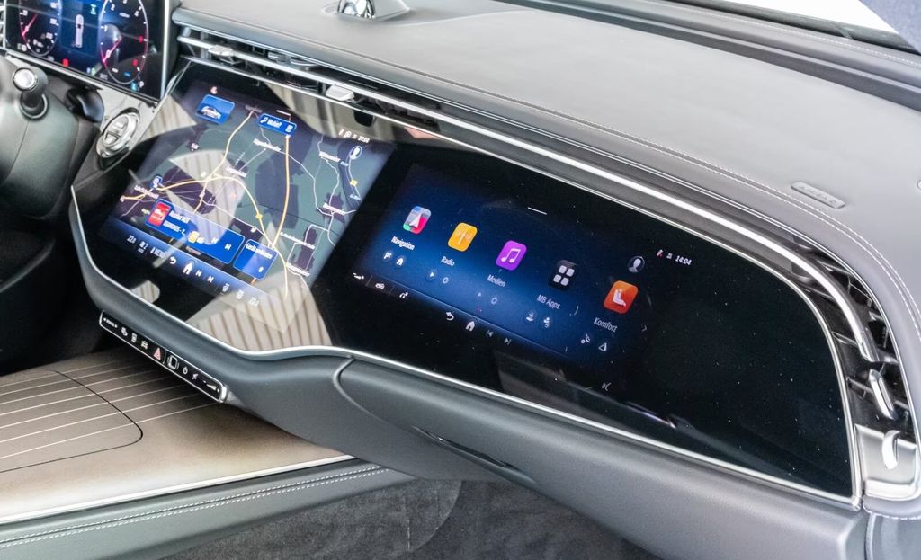 mercedes-benz-tridy-e-d-amg-premium-airmatic - 7