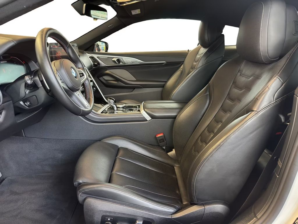 bmw-rada-8-m850i-xdrive-coupe-10-2025-top - 6