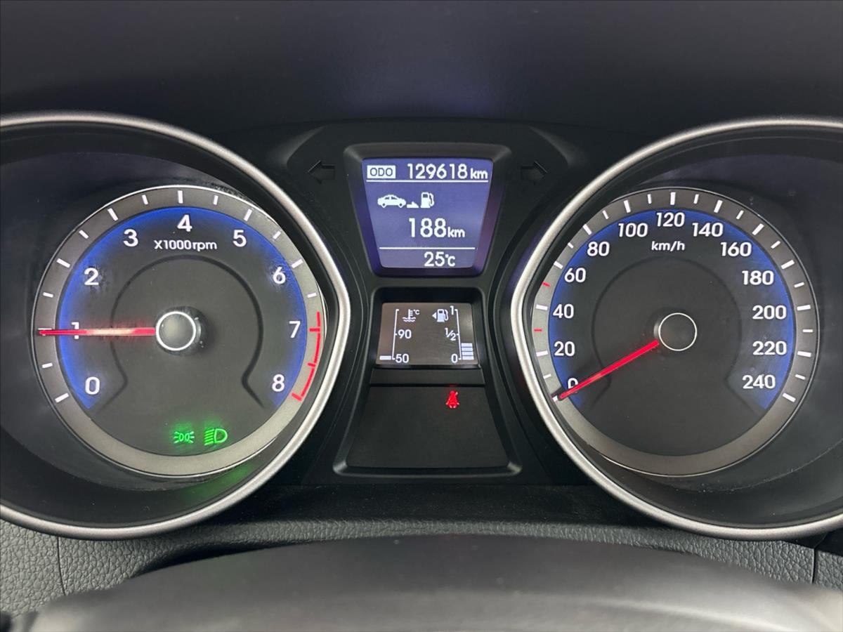 hyundai-i30-1-6-gdi-weekend - 8