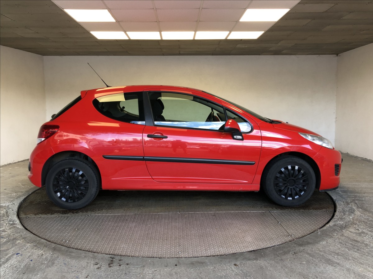 peugeot-207-1-4-i - 7