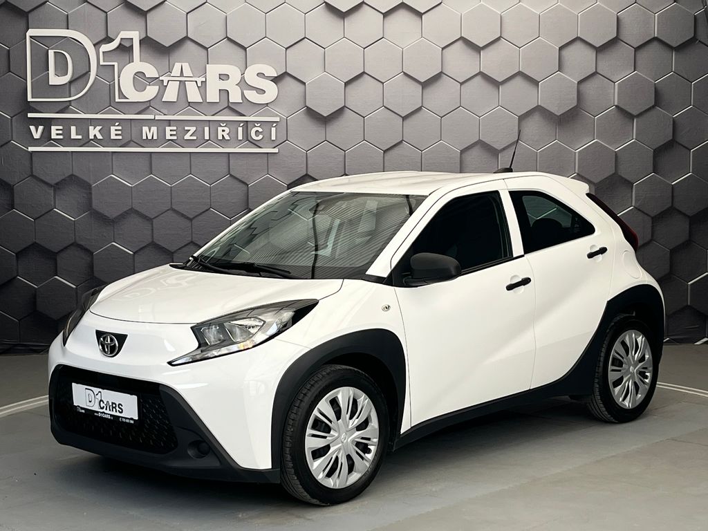 Toyota Aygo X 1.0 VVT-i 53 kW ZAMLUVENO