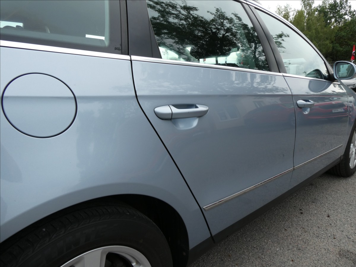volkswagen-passat-2-0-tdi-103kw-comfort-navi-tz - 9