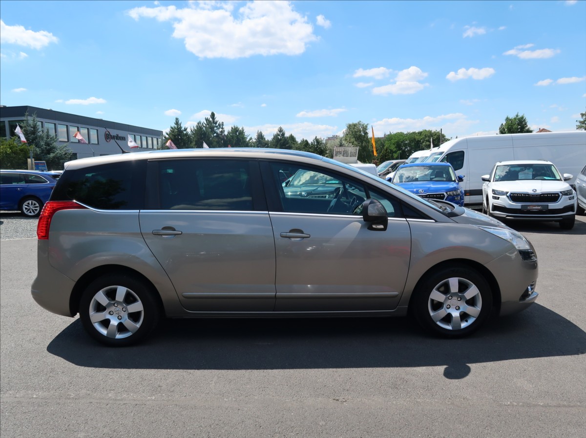 peugeot-5008-2-0-hdi-110kw-novecr-7mist - 4