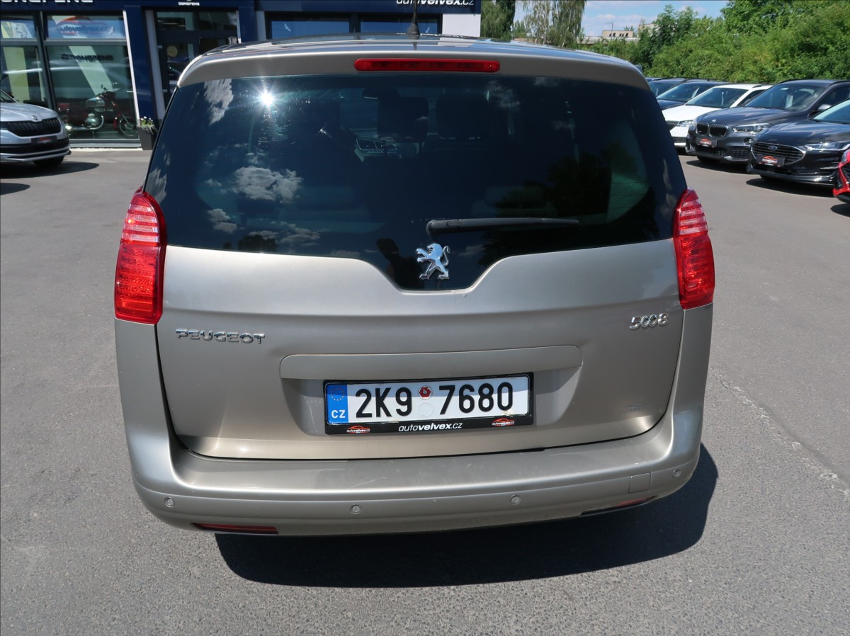 peugeot-5008-2-0-hdi-110kw-novecr-7mist - 7