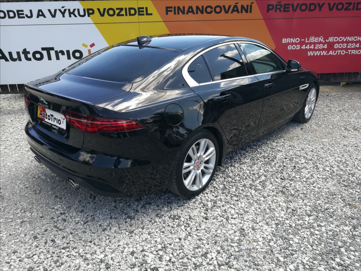 jaguar-xe-2-0-t-52000-km - 2