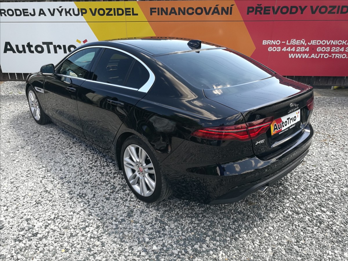 jaguar-xe-2-0-t-52000-km - 3