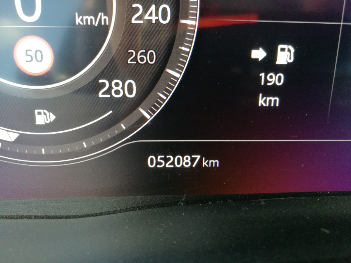 jaguar-xe-2-0-t-52000-km - 6