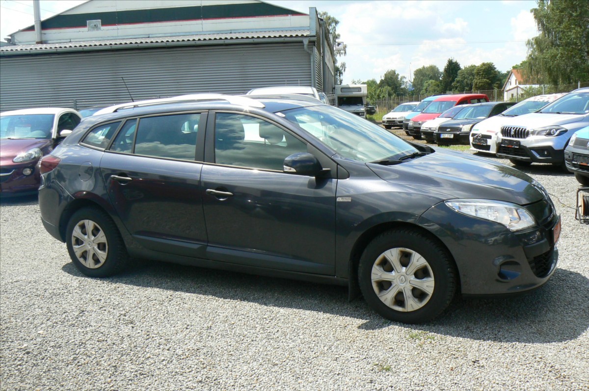 renault-megane-1-5-dci-grand-tour - 6
