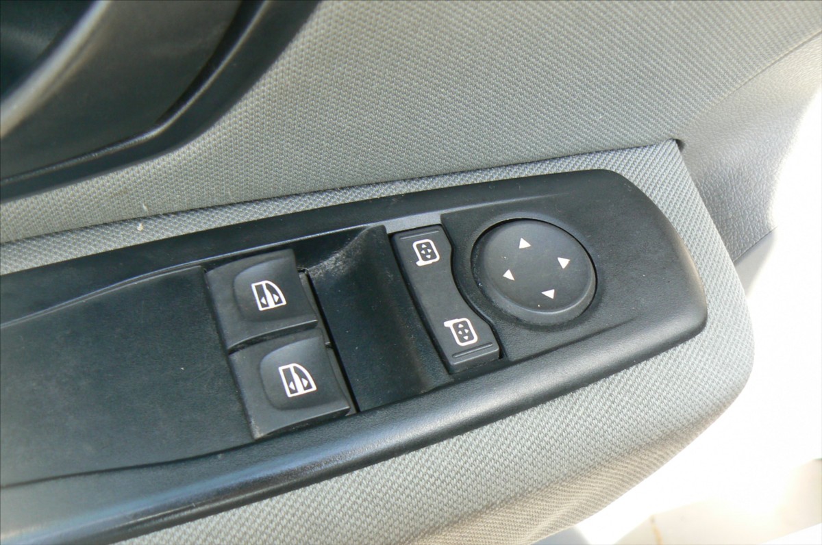 renault-megane-1-5-dci-grand-tour - 8