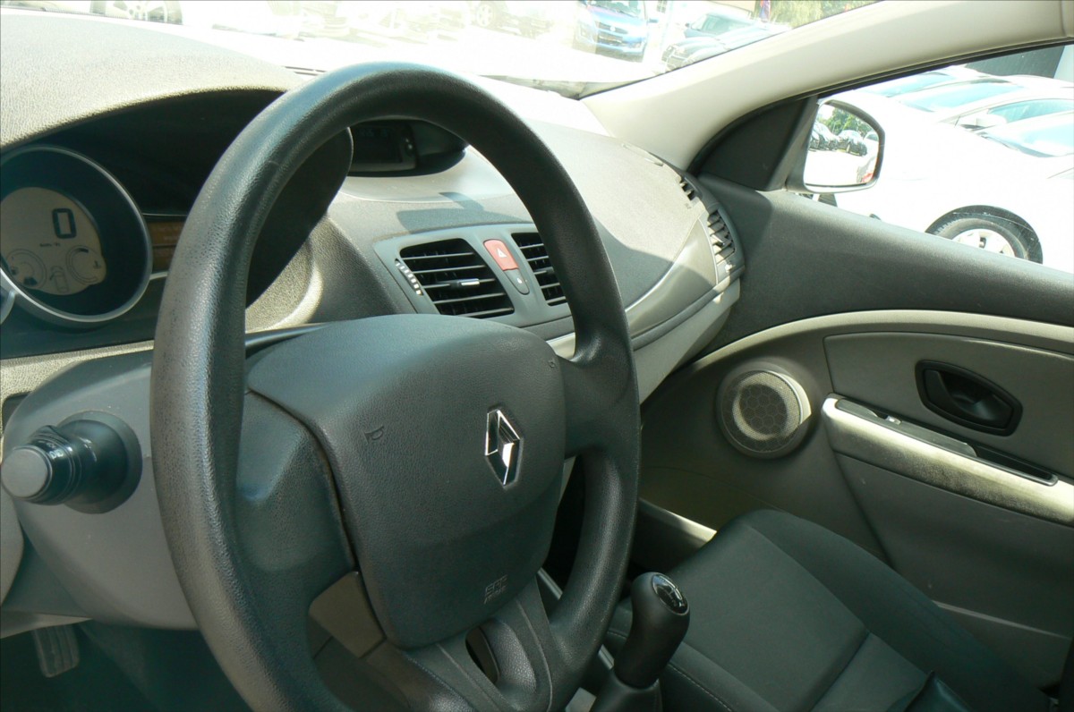 renault-megane-1-5-dci-grand-tour - 9
