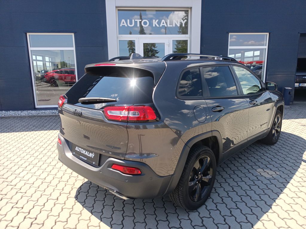 jeep-cherokee-2-2-4wd-9atx-200k-limited - 3