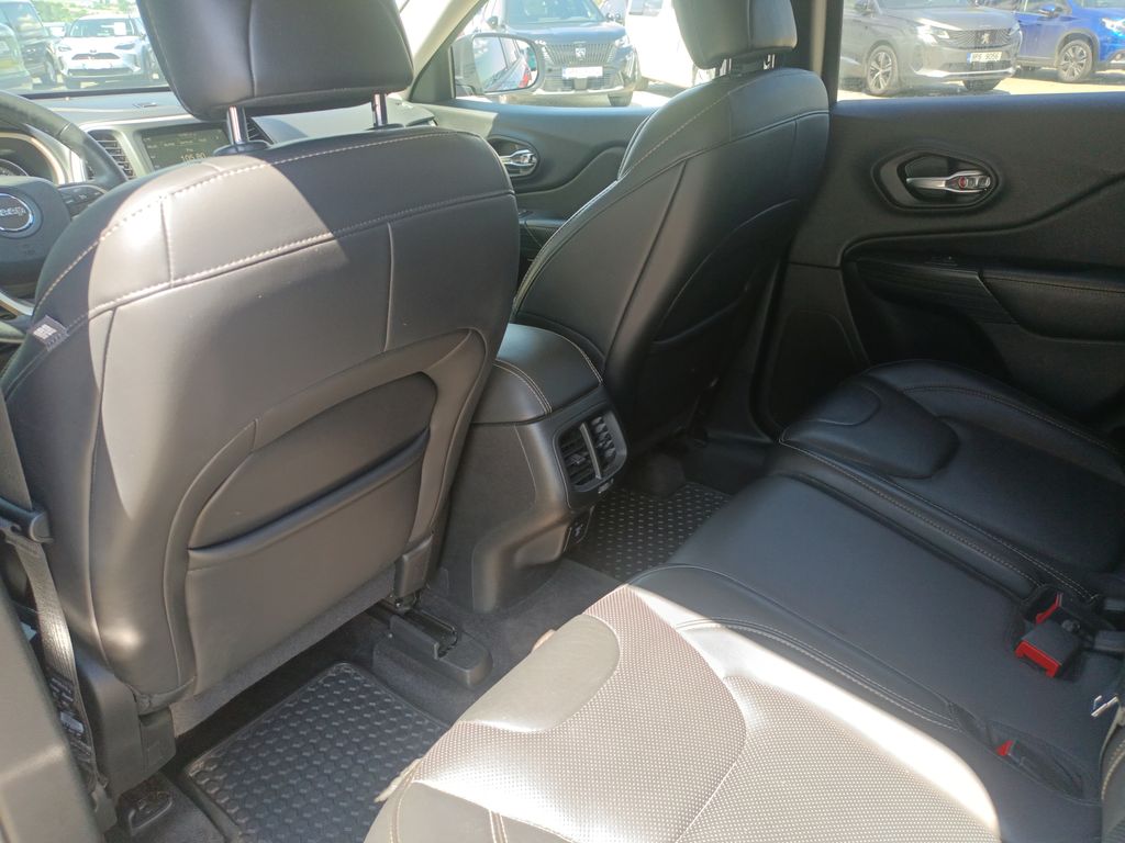 jeep-cherokee-2-2-4wd-9atx-200k-limited - 9