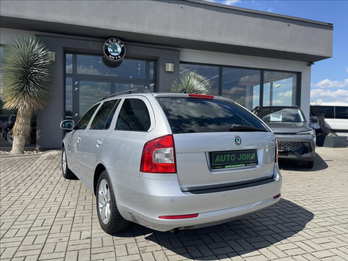 skoda-octavia-1-2-tsi-77kw-ambiente-navi-alu-top-stav - 6