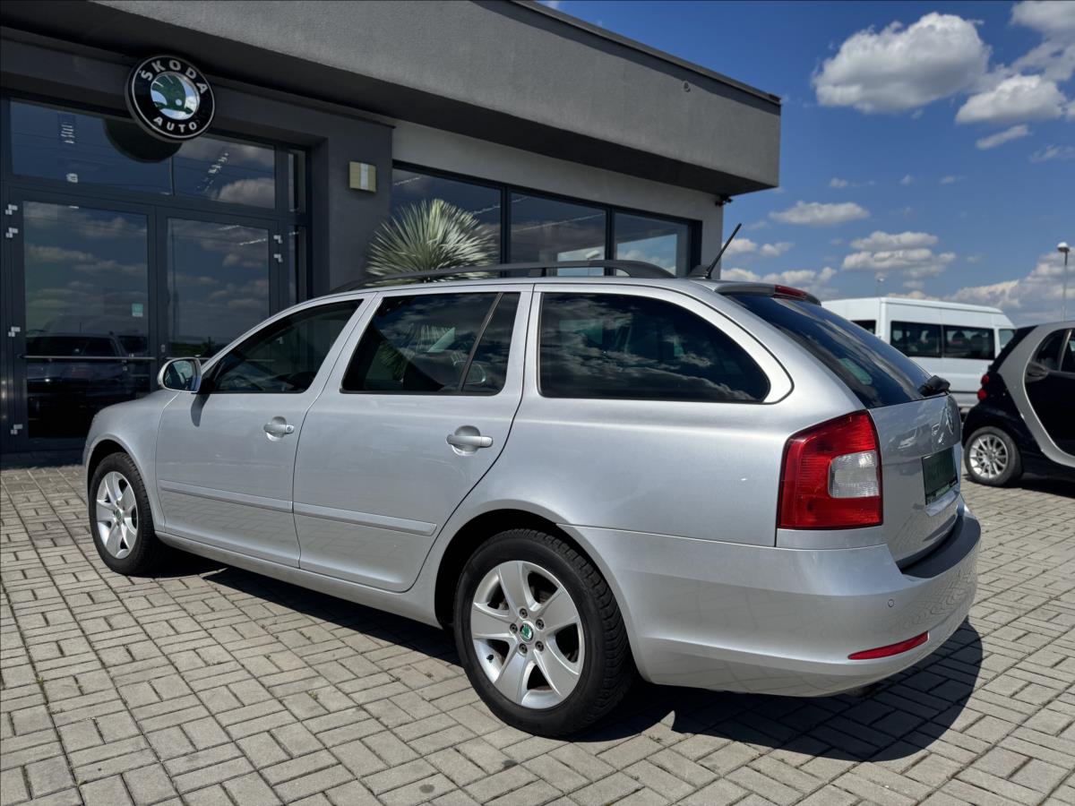 skoda-octavia-1-2-tsi-77kw-ambiente-navi-alu-top-stav - 7