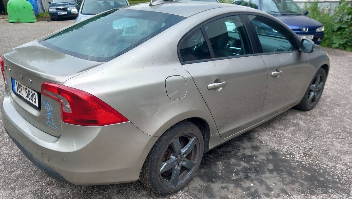 volvo-s60-d3-komplet-po-servisu - 4