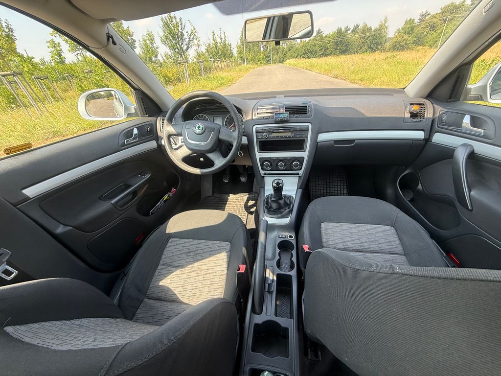 skoda-octavia-1-9-tdi-pd-ambiente - 9