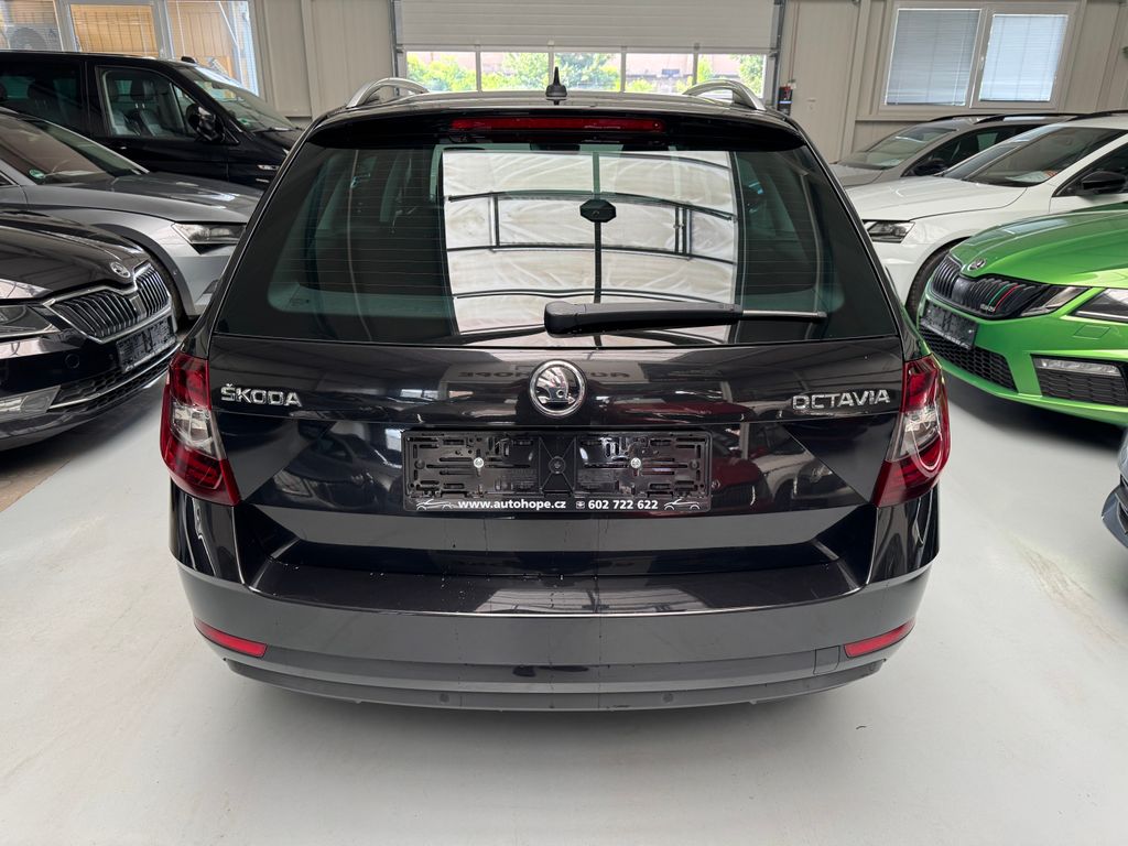 skoda-octavia-combi-2-0-tdi-dsg-style - 4